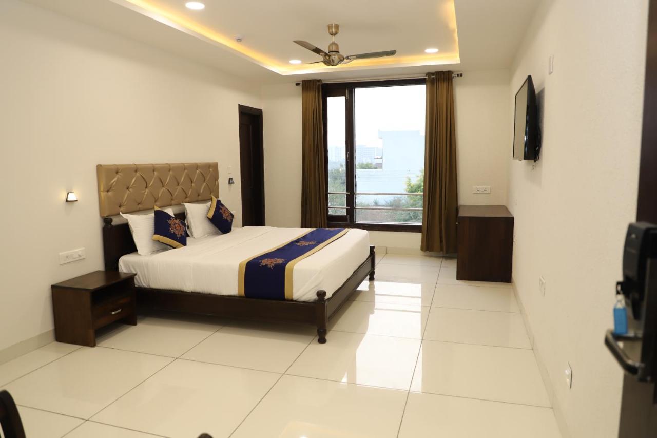 Clover Inn Ουνταϊπούρ Εξωτερικό φωτογραφία