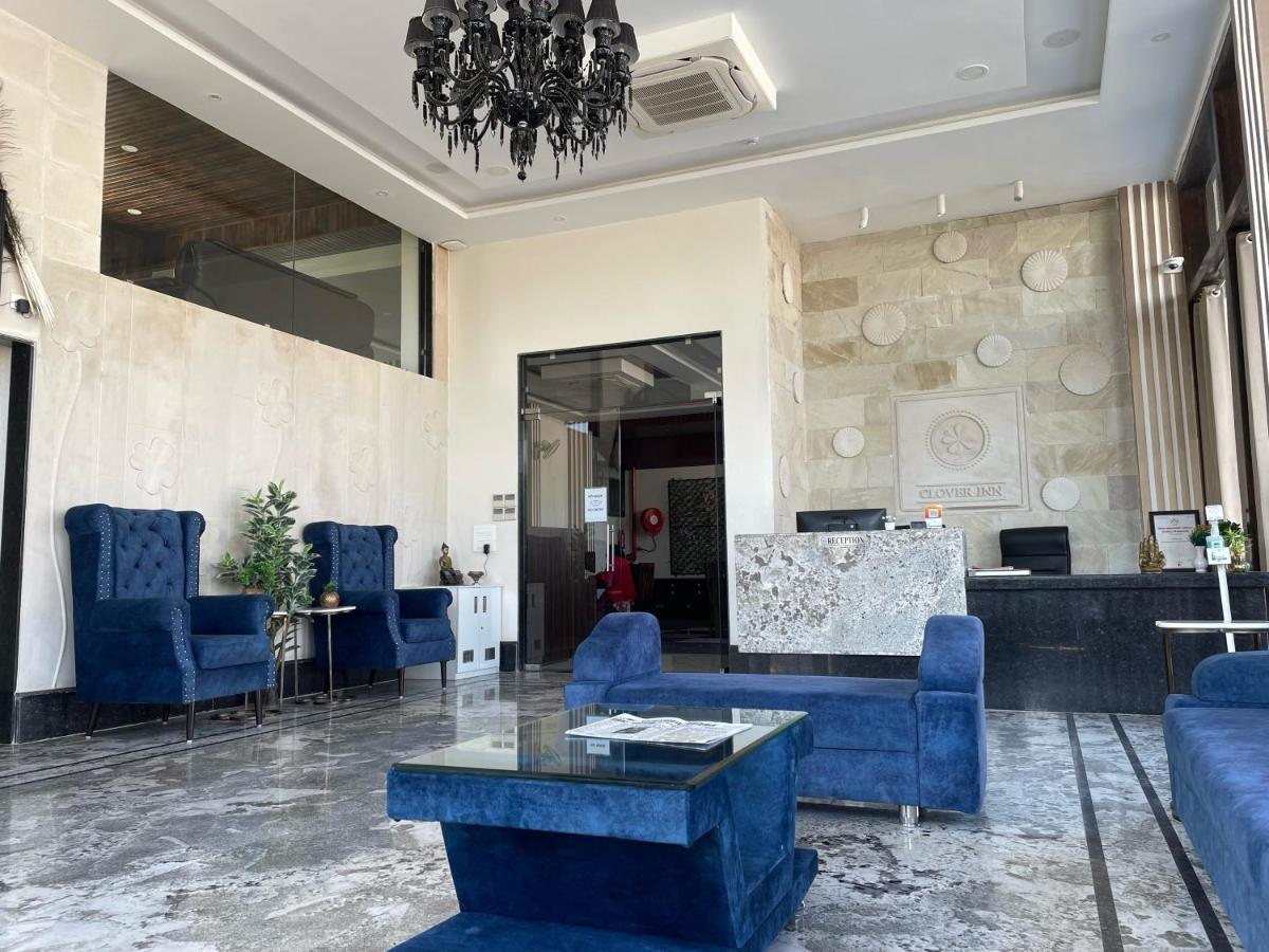 Clover Inn Ουνταϊπούρ Εξωτερικό φωτογραφία