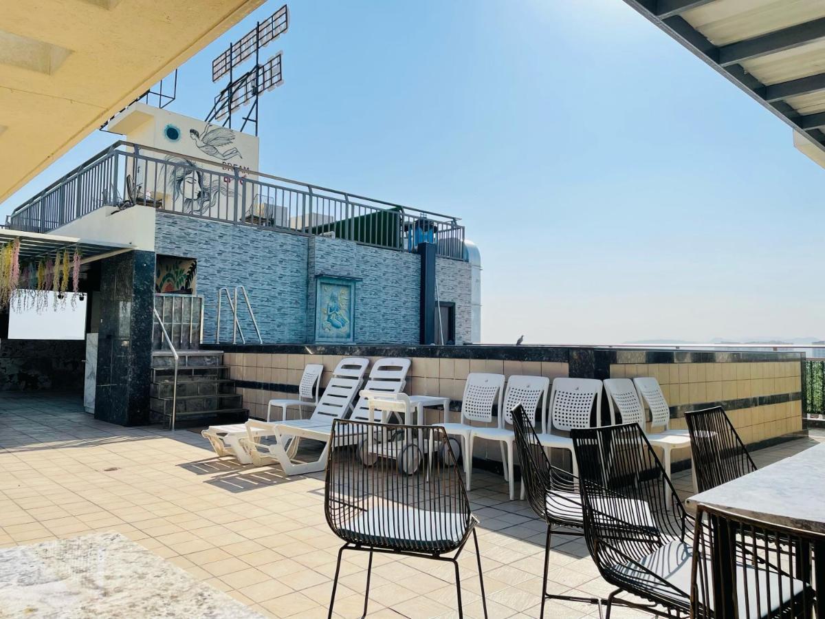 Clover Inn Ουνταϊπούρ Εξωτερικό φωτογραφία